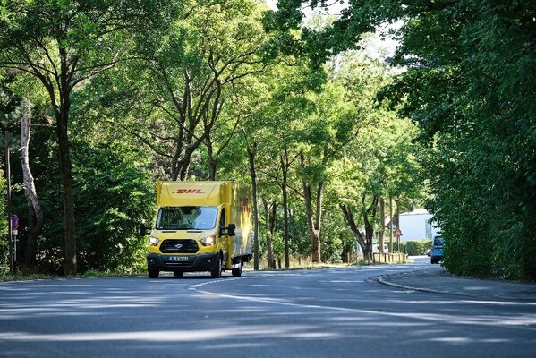从可持续航空燃料到太阳能：DHL向2050年净零排放目标坚定前行