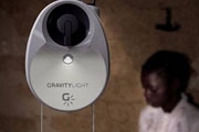 “零”成本的GravityLight LED灯